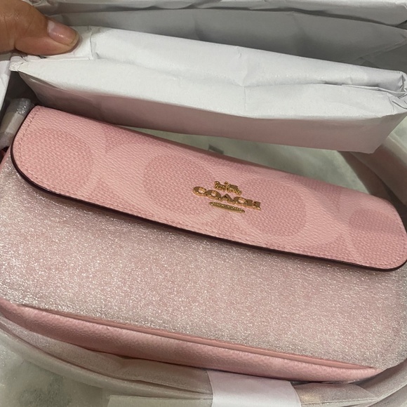 Hailey Flap - Powder Pink - Picture 6 of 8